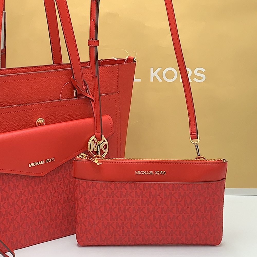 MICHAEL KORS
Maisie Large Pebbled Leather 3-in-1 Tote Bag Flame multi co… - Picture 6 of 16